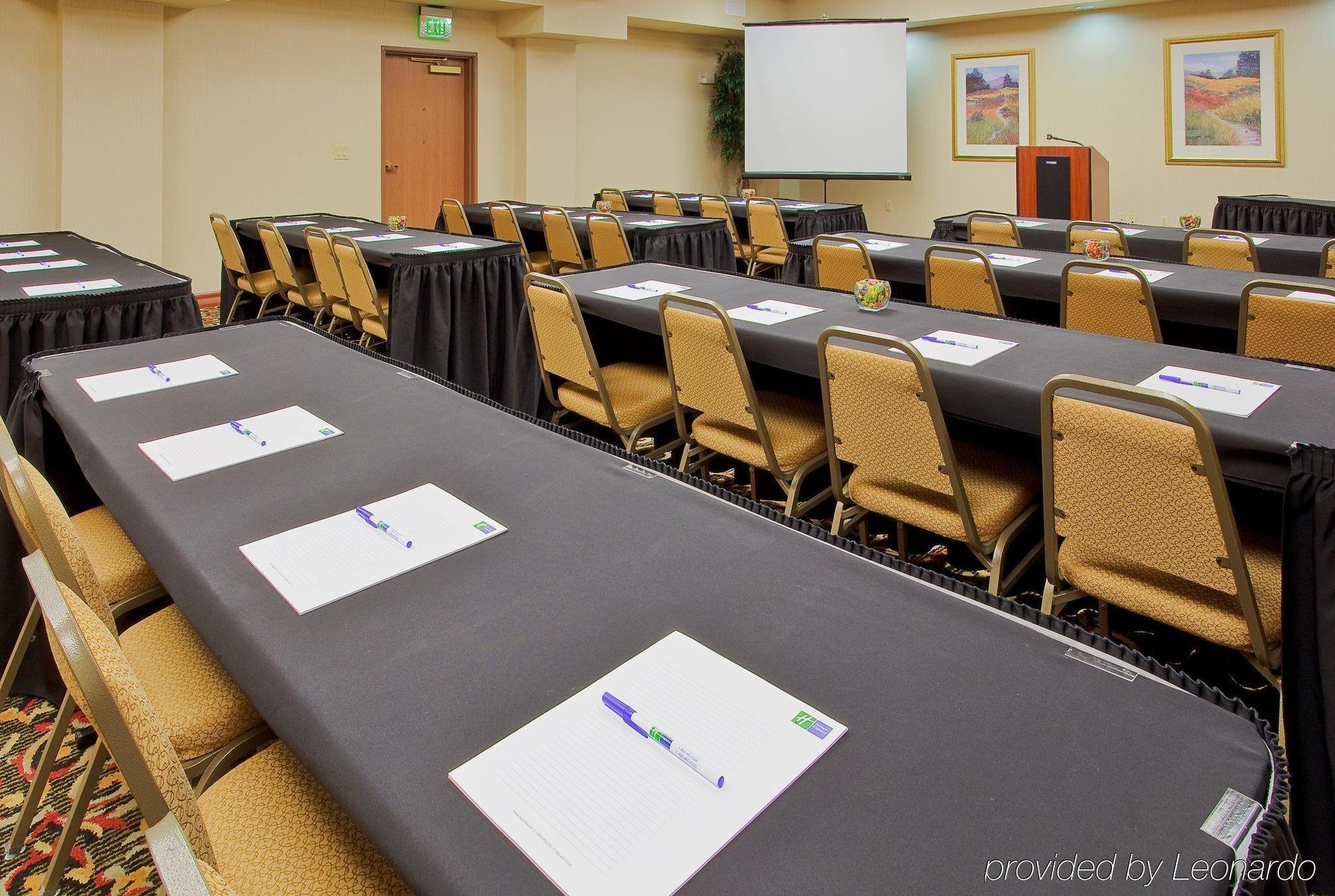 Holiday Inn Express & Suites Fort Worth - Fossil Creek By Ihg Удобства фото